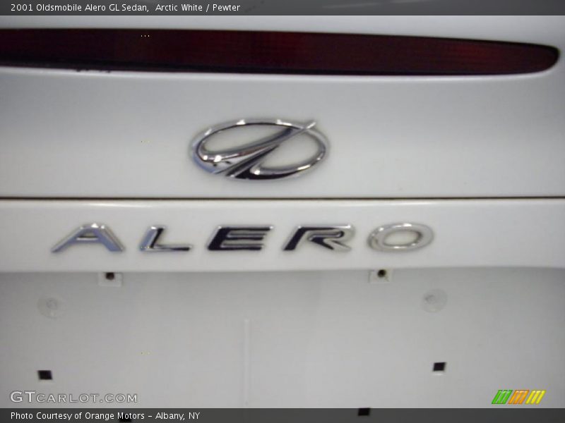 Arctic White / Pewter 2001 Oldsmobile Alero GL Sedan