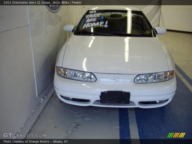 Arctic White / Pewter 2001 Oldsmobile Alero GL Sedan