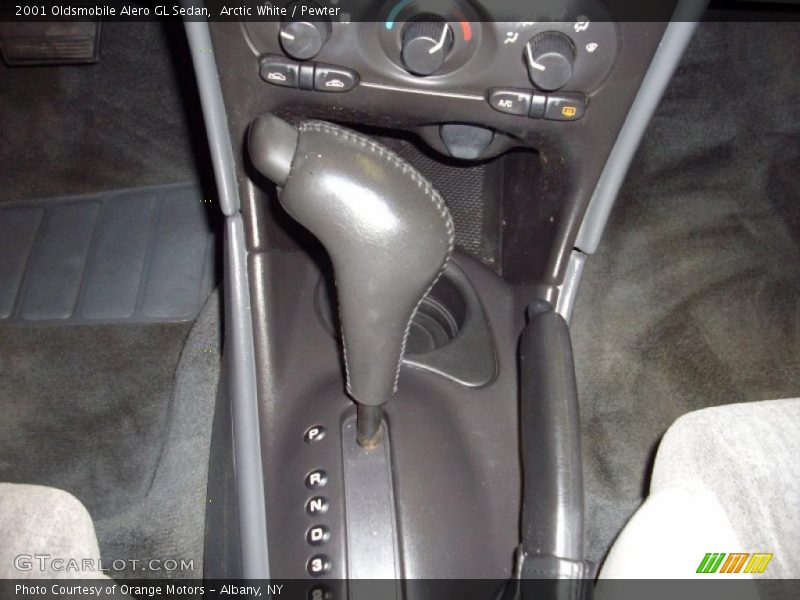 Arctic White / Pewter 2001 Oldsmobile Alero GL Sedan