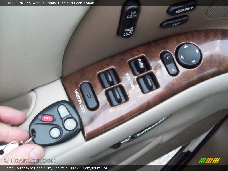 White Diamond Pearl / Shale 2004 Buick Park Avenue