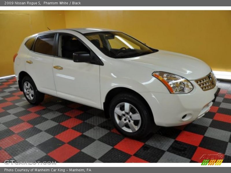 Phantom White / Black 2009 Nissan Rogue S