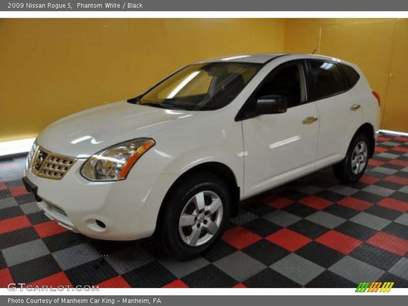 Phantom White / Black 2009 Nissan Rogue S