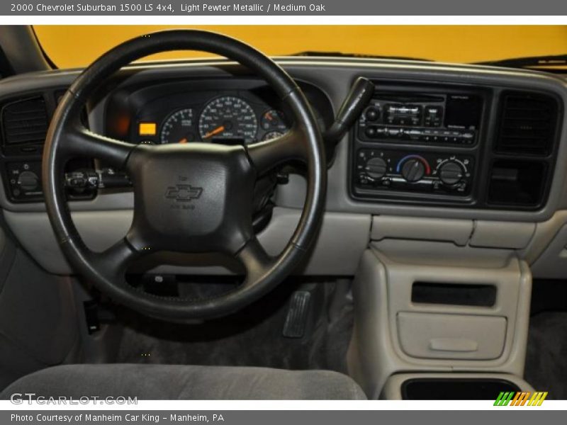 Dashboard of 2000 Suburban 1500 LS 4x4
