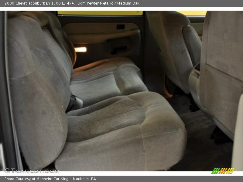 Light Pewter Metallic / Medium Oak 2000 Chevrolet Suburban 1500 LS 4x4