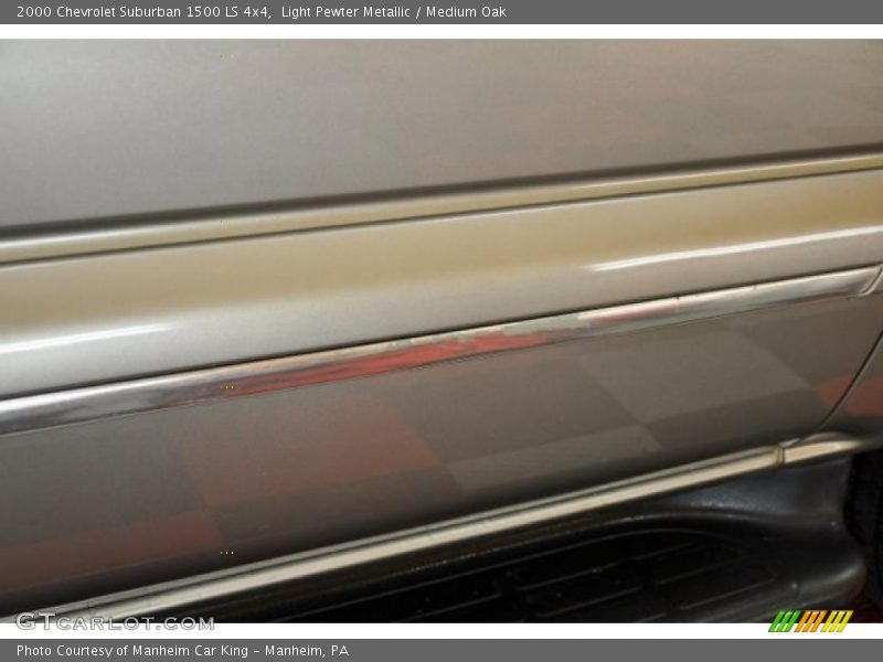 Light Pewter Metallic / Medium Oak 2000 Chevrolet Suburban 1500 LS 4x4