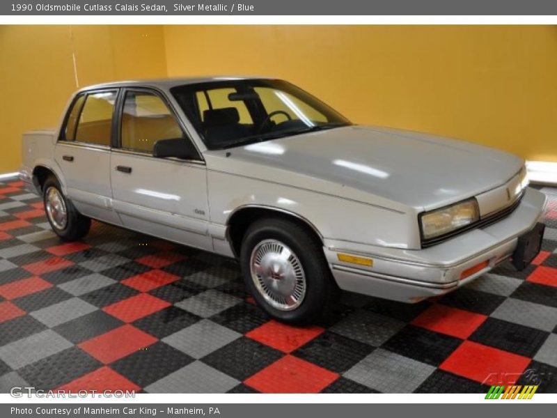 Silver Metallic / Blue 1990 Oldsmobile Cutlass Calais Sedan