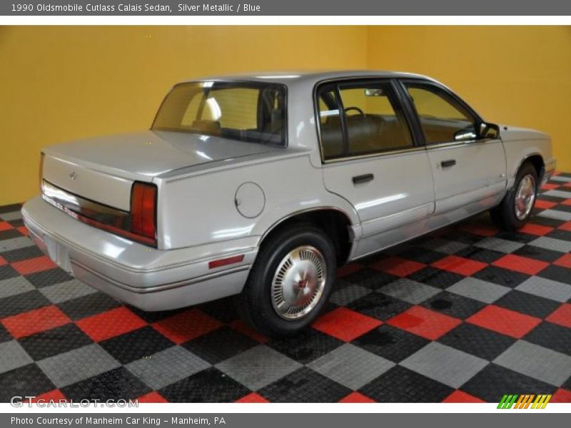 Silver Metallic / Blue 1990 Oldsmobile Cutlass Calais Sedan