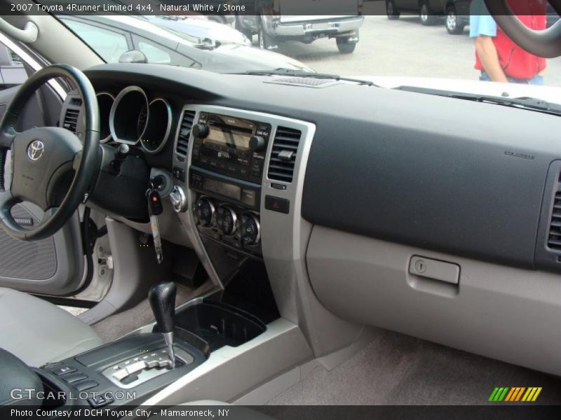 Dashboard of 2007 4Runner Limited 4x4