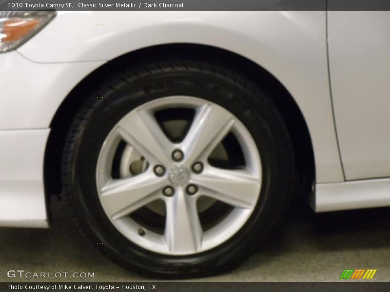 Classic Silver Metallic / Dark Charcoal 2010 Toyota Camry SE