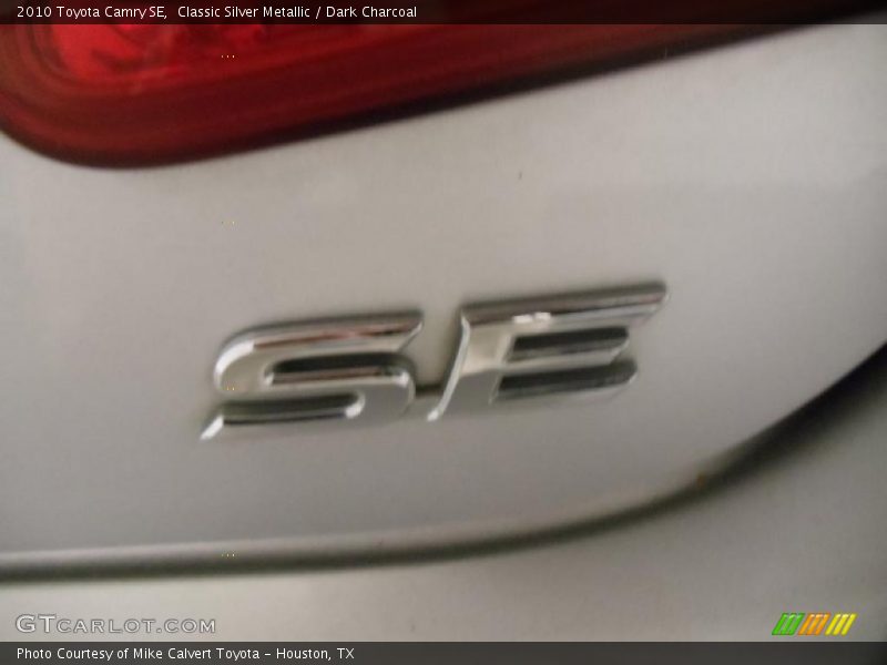 Classic Silver Metallic / Dark Charcoal 2010 Toyota Camry SE