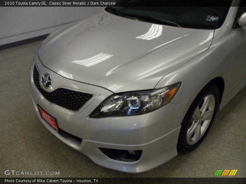 Classic Silver Metallic / Dark Charcoal 2010 Toyota Camry SE