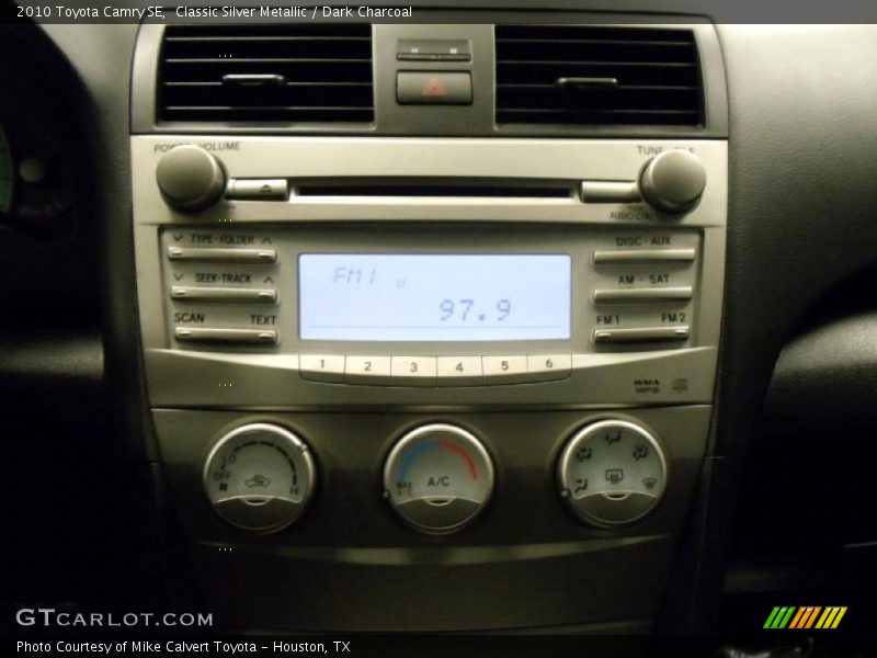 Classic Silver Metallic / Dark Charcoal 2010 Toyota Camry SE