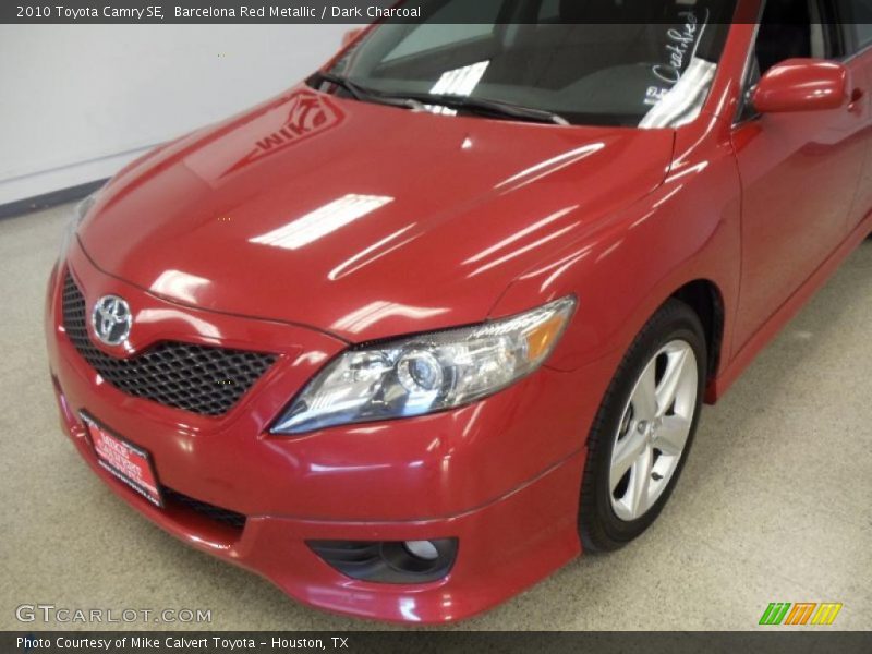 Barcelona Red Metallic / Dark Charcoal 2010 Toyota Camry SE