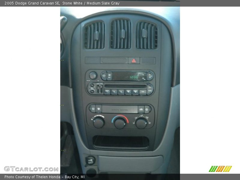 Stone White / Medium Slate Gray 2005 Dodge Grand Caravan SE
