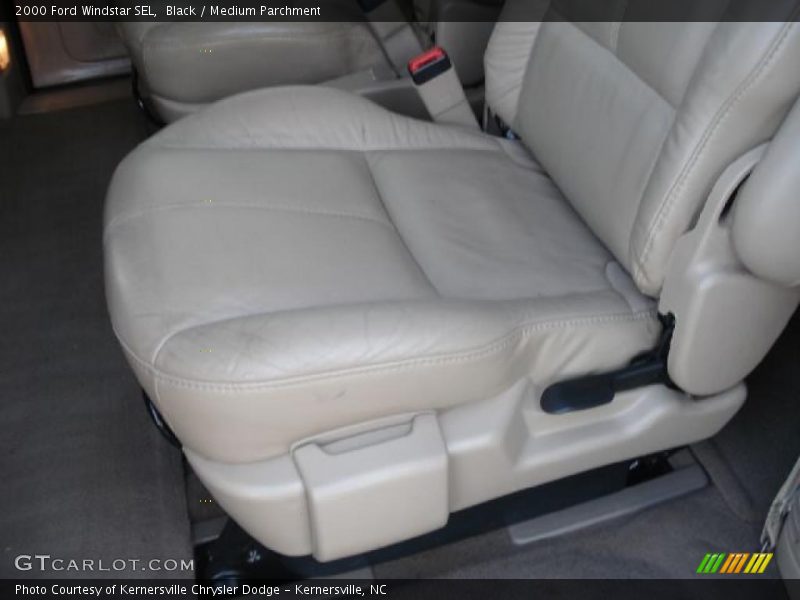 Black / Medium Parchment 2000 Ford Windstar SEL