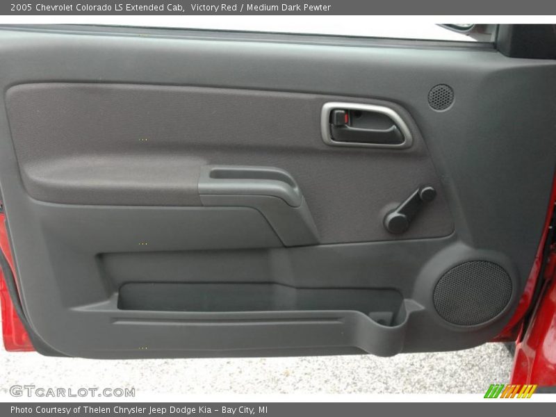 Door Panel of 2005 Colorado LS Extended Cab