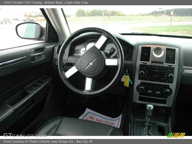 Brilliant Black / Dark Slate Gray 2009 Chrysler 300 Touring