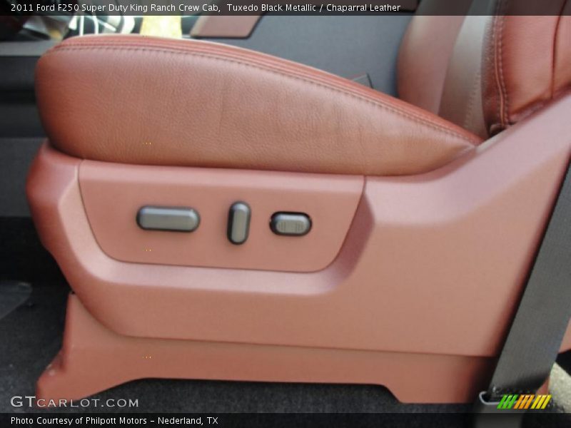 Controls of 2011 F250 Super Duty King Ranch Crew Cab