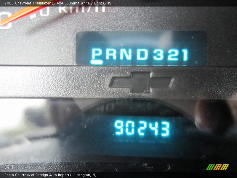 Summit White / Light Gray 2005 Chevrolet TrailBlazer LS 4x4