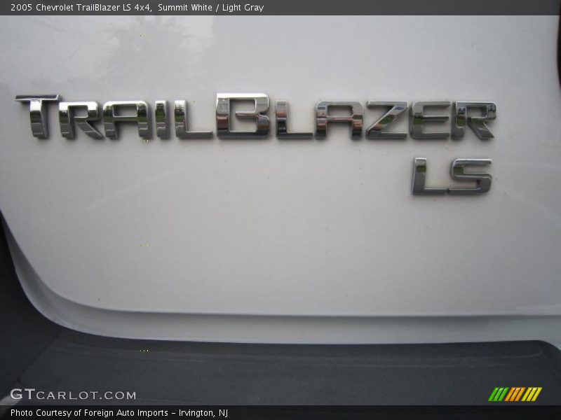 Summit White / Light Gray 2005 Chevrolet TrailBlazer LS 4x4