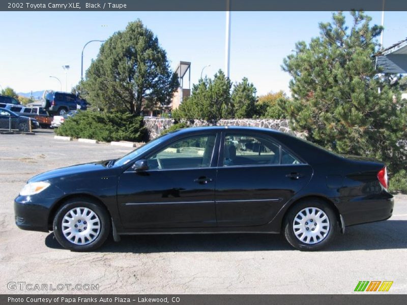 Black / Taupe 2002 Toyota Camry XLE