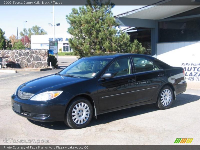 Black / Taupe 2002 Toyota Camry XLE