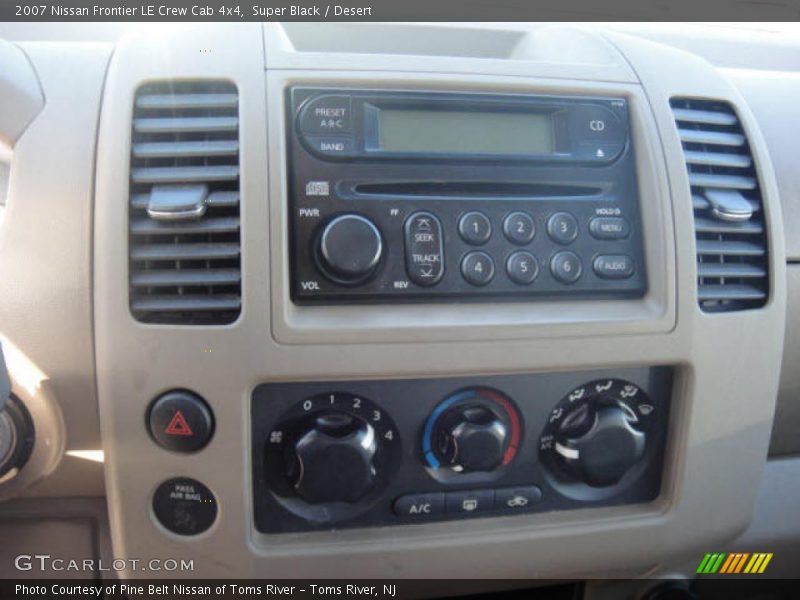 Super Black / Desert 2007 Nissan Frontier LE Crew Cab 4x4