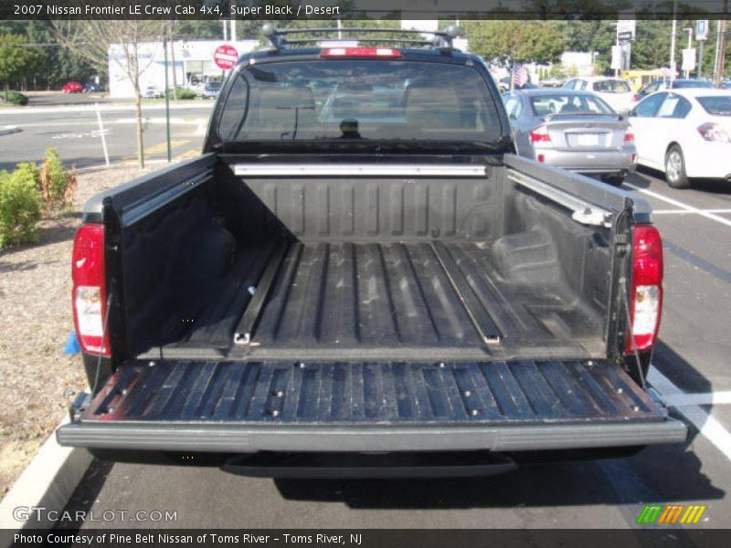 Super Black / Desert 2007 Nissan Frontier LE Crew Cab 4x4