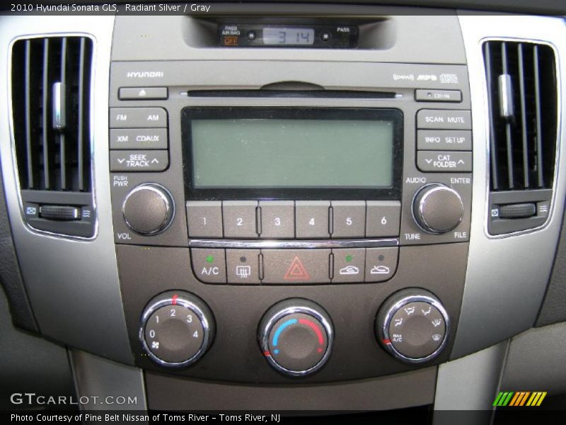 Radiant Silver / Gray 2010 Hyundai Sonata GLS