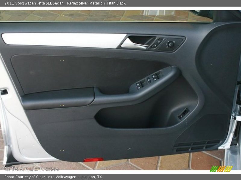 Door Panel of 2011 Jetta SEL Sedan