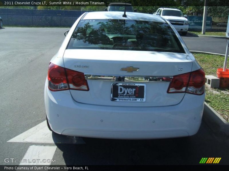 Summit White / Medium Titanium 2011 Chevrolet Cruze LT