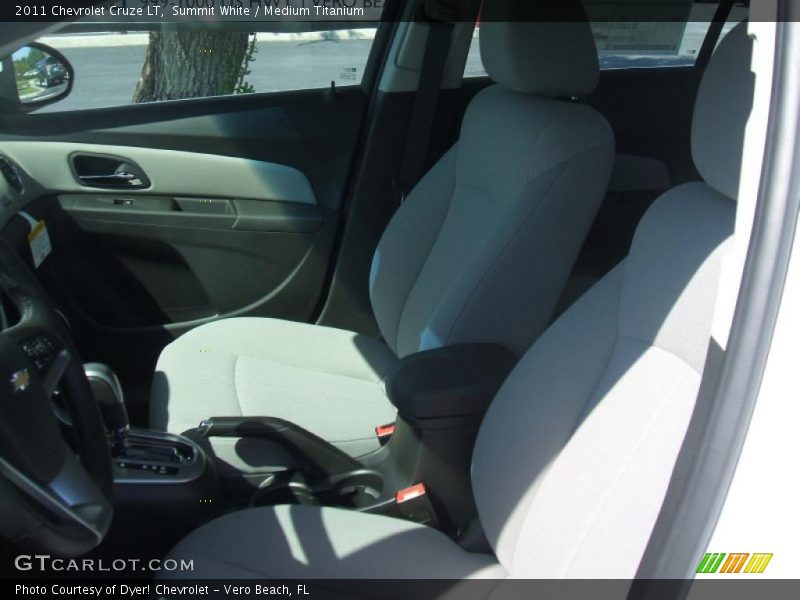 Summit White / Medium Titanium 2011 Chevrolet Cruze LT