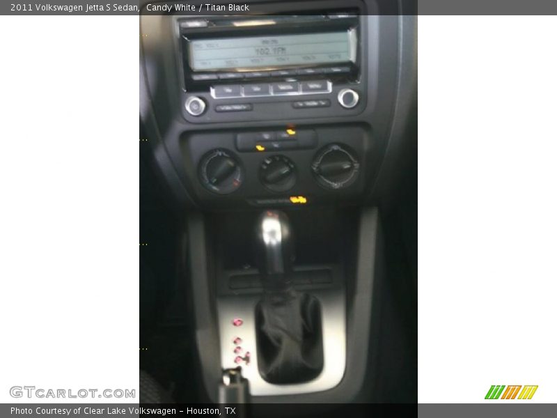 Candy White / Titan Black 2011 Volkswagen Jetta S Sedan