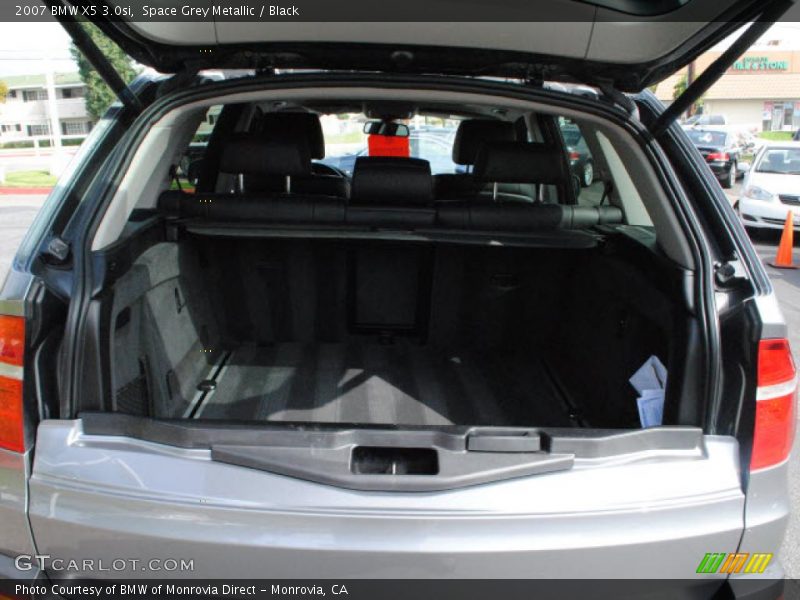  2007 X5 3.0si Trunk