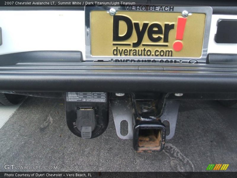Summit White / Dark Titanium/Light Titanium 2007 Chevrolet Avalanche LT