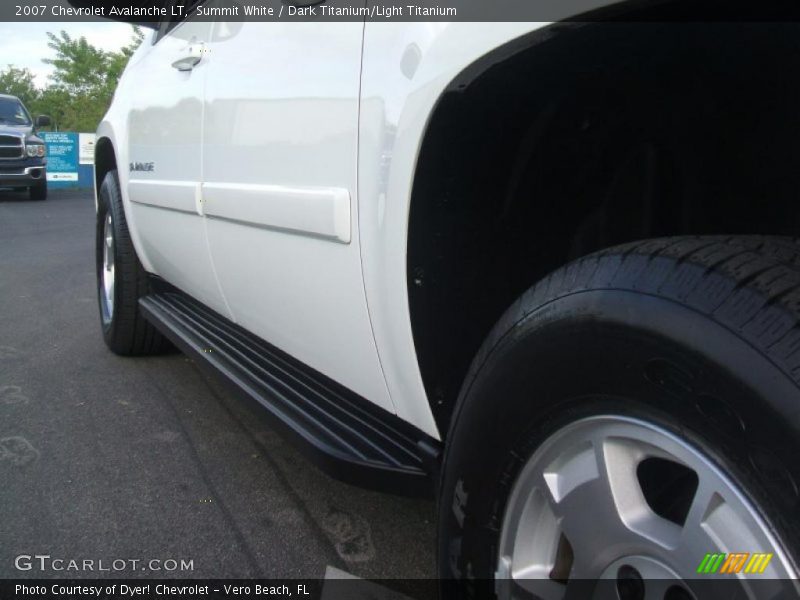 Summit White / Dark Titanium/Light Titanium 2007 Chevrolet Avalanche LT