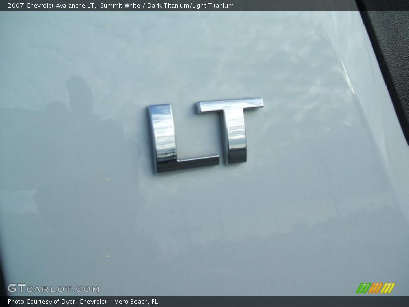 Summit White / Dark Titanium/Light Titanium 2007 Chevrolet Avalanche LT