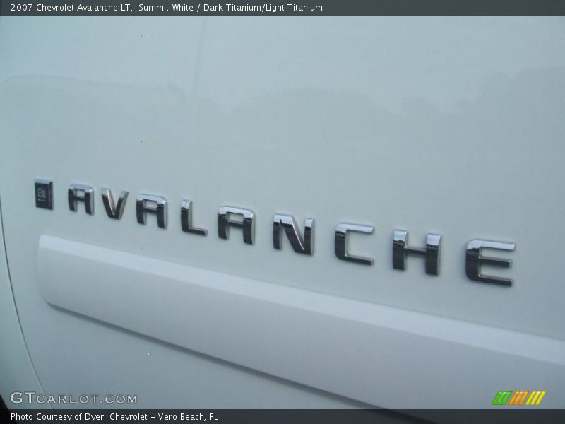 Summit White / Dark Titanium/Light Titanium 2007 Chevrolet Avalanche LT