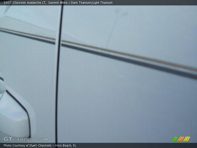 Summit White / Dark Titanium/Light Titanium 2007 Chevrolet Avalanche LT