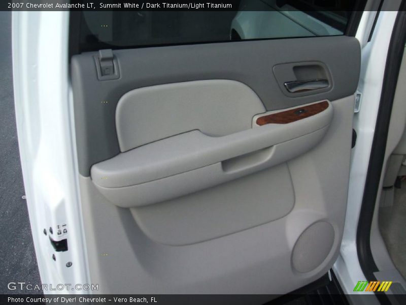 Summit White / Dark Titanium/Light Titanium 2007 Chevrolet Avalanche LT