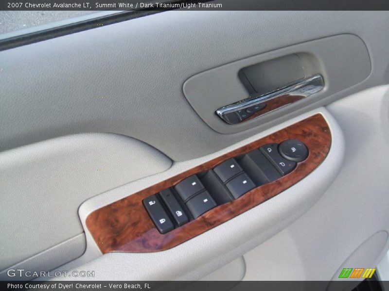 Summit White / Dark Titanium/Light Titanium 2007 Chevrolet Avalanche LT