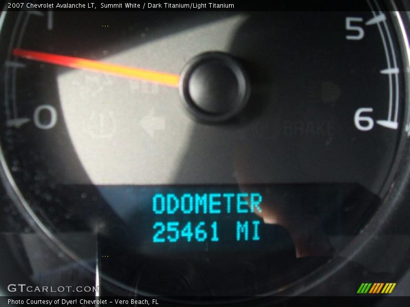 Summit White / Dark Titanium/Light Titanium 2007 Chevrolet Avalanche LT