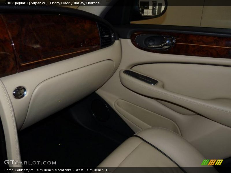 Ebony Black / Barley/Charcoal 2007 Jaguar XJ Super V8