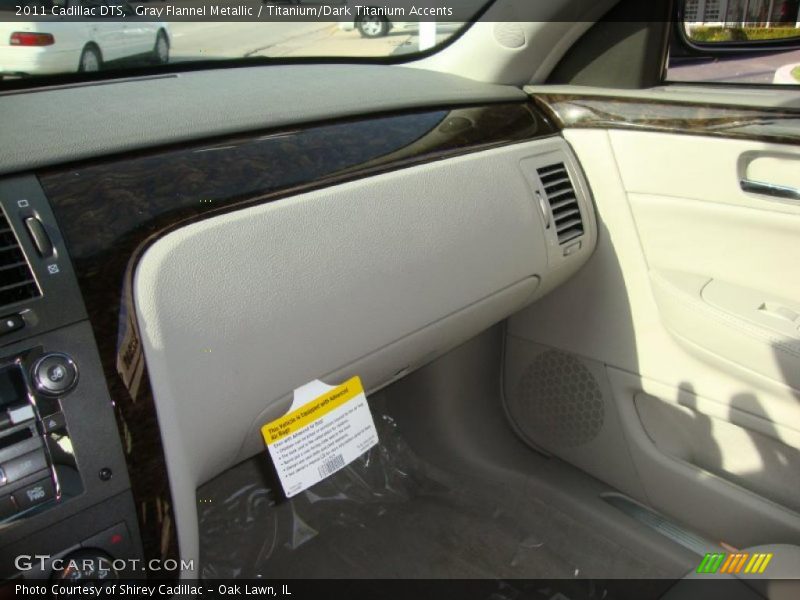 Gray Flannel Metallic / Titanium/Dark Titanium Accents 2011 Cadillac DTS