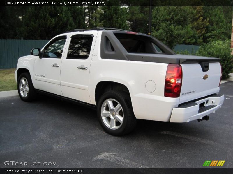Summit White / Ebony 2007 Chevrolet Avalanche LTZ 4WD