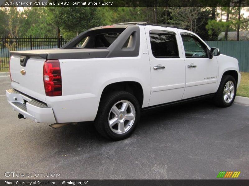 Summit White / Ebony 2007 Chevrolet Avalanche LTZ 4WD