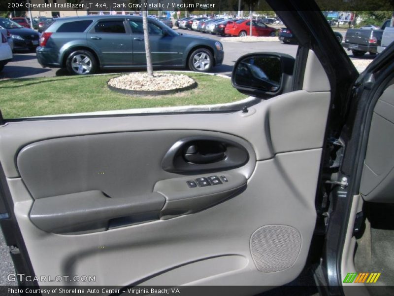 Dark Gray Metallic / Medium Pewter 2004 Chevrolet TrailBlazer LT 4x4