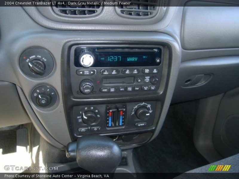 Dark Gray Metallic / Medium Pewter 2004 Chevrolet TrailBlazer LT 4x4