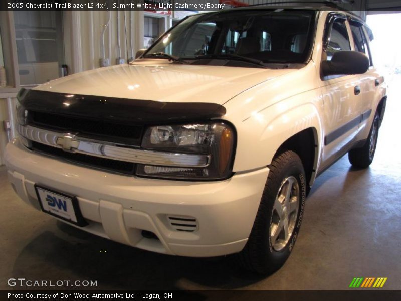 Summit White / Light Cashmere/Ebony 2005 Chevrolet TrailBlazer LS 4x4
