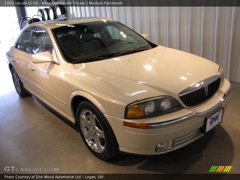 Front 3/4 View of 2002 LS V8
